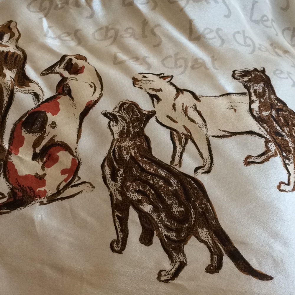 Beautiful. Vintage square cat scarf